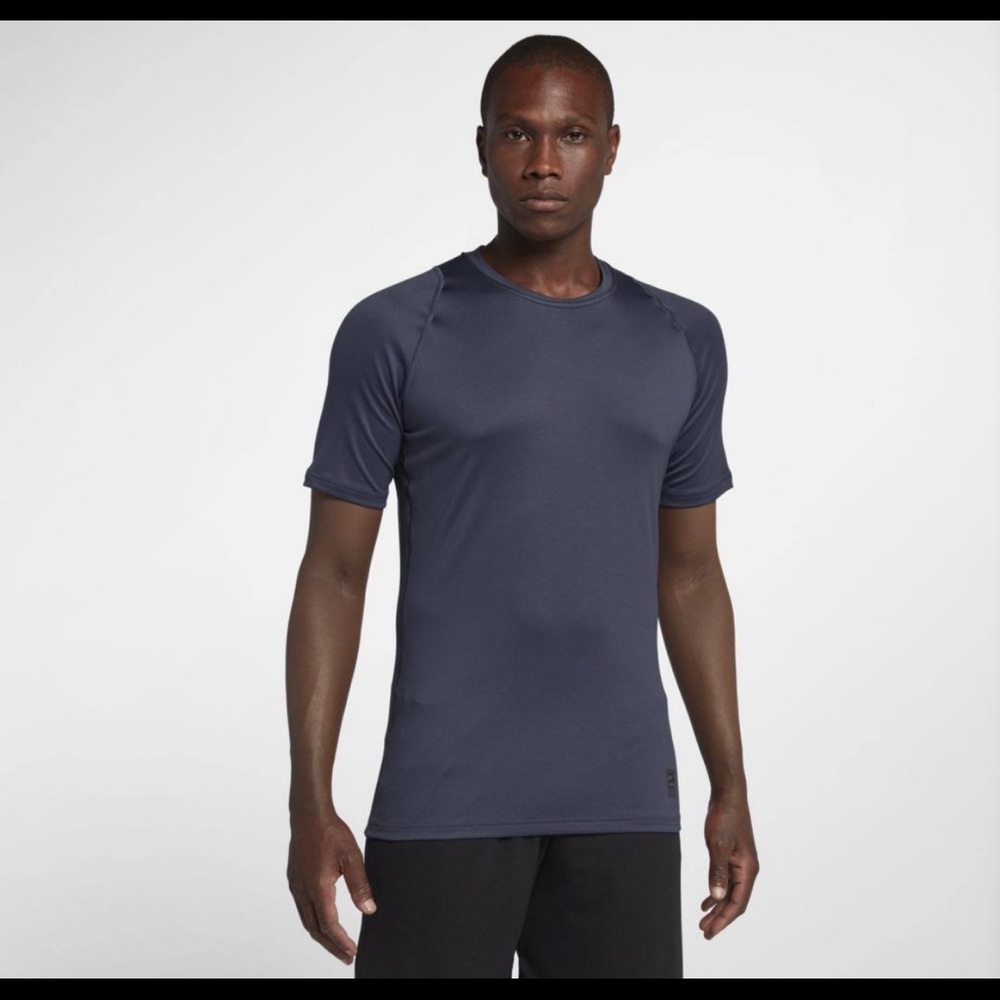 Mens Nike Pro training top AH7989-472 NWT Blue  M